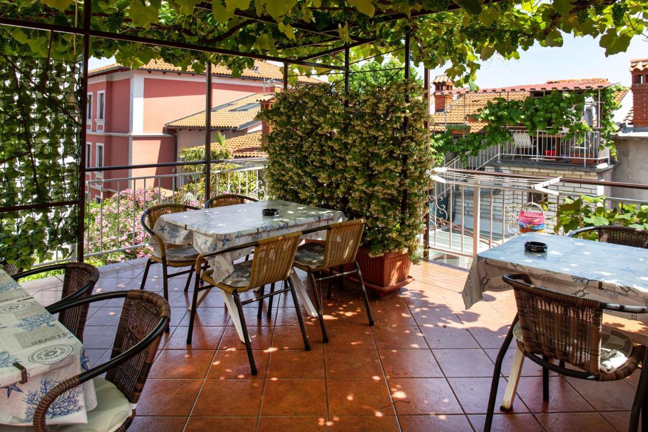 Apartmaji Pri Perotu Izola Exterior foto