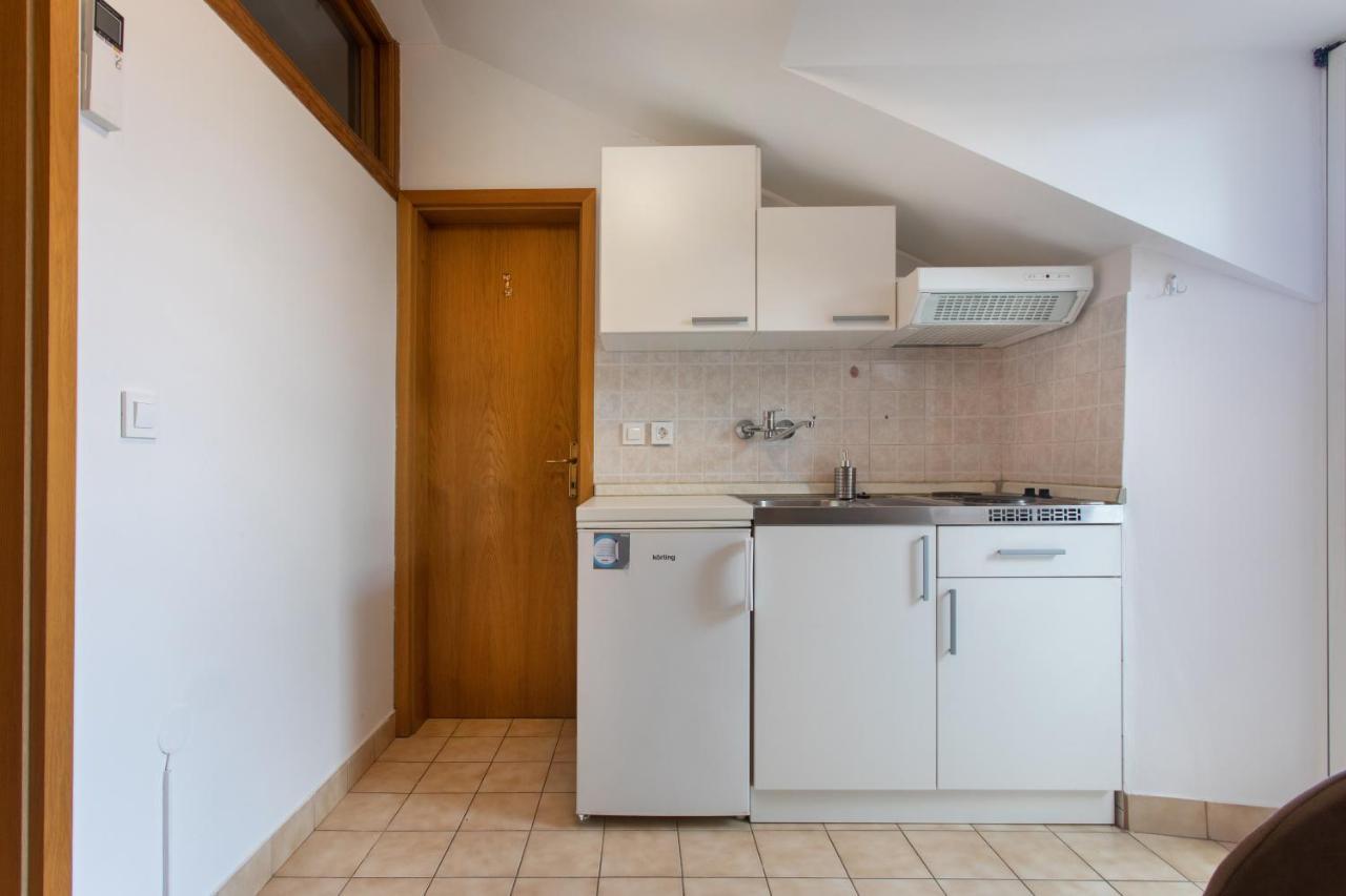 Apartmaji Pri Perotu Izola Exterior foto